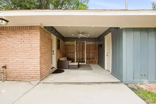5238 Kinglet St, Houston, TX 77035 - Photo 36