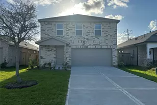 2943 Summer Breeze Wy, Angleton, TX 77515 - Photo 1