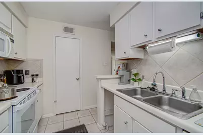1201 McDuffie Street #206, Houston, TX 77019 - Photo 20