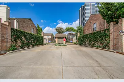 1201 McDuffie Street #206, Houston, TX 77019 - Photo 2