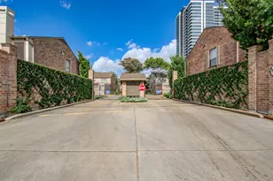 1201 McDuffie St, Houston, TX 77019 - Photo 2
