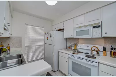 1201 McDuffie Street #206, Houston, TX 77019 - Photo 18