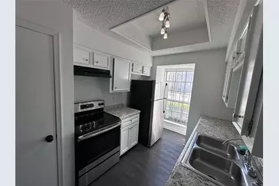 7700 Creekbend Drive #124, Houston, TX 77071 - Photo 6