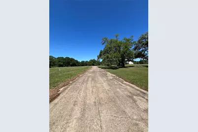 131 Hidden Horse Trail, Angleton, TX 77515 - Photo 4