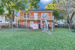 4323 Ave R 1/2, Galveston, TX 77550 - Photo 1