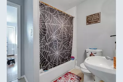 4323 Avenue R 1/2, Galveston, TX 77550 - Photo 16