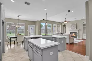 5805 Lawrence Ct, Pearland, TX 77584 - Photo 16