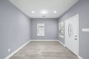 5222 Bataan Rd, Houston, TX 77033 - Photo 16