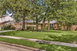 2811 Whispering Springs Dr, Spring, TX 77373 - Photo 2