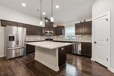 3417 Calmar Court, Bryan, TX 77808 - Photo 4