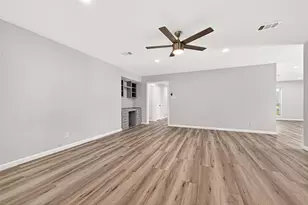 6034 Autumn Forest Dr, Houston, TX 77092 - Photo 8