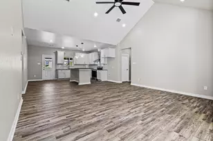 187 Broken Branch, Livingston, TX 77351 - Photo 4