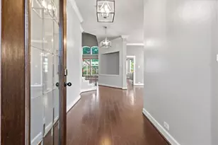 27 N Arrow Canyon Cir, The Woodlands, TX 77389 - Photo 2