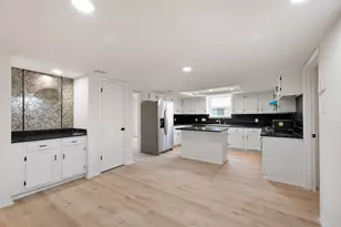 3835 Green Crest Dr, Houston, TX 77082 - Photo 12