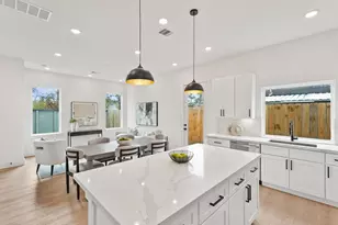 241 Rebecca St, Houston, TX 77022 - Photo 10