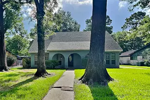 3238 Three Pines Dr, Houston, TX 77339 - Photo 1