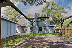 3238 Three Pines Dr, Houston, TX 77339 - Photo 18
