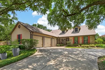 303 Longview Drive, Sugar Land, TX 77478 - Photo 2