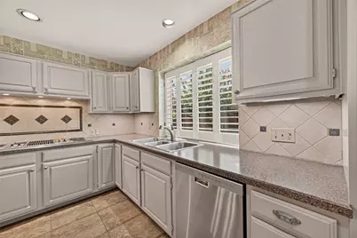 303 Longview Drive, Sugar Land, TX 77478 - Photo 10
