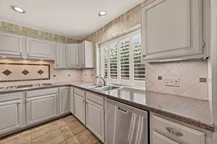 303 Longview Dr, Sugar Land, TX 77478 - Photo 10