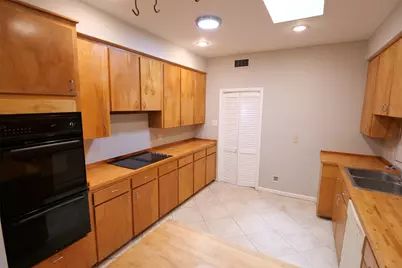 9526 Val Verde Street, Houston, TX 77063 - Photo 16