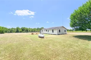 1520 Hilltop Rd, East Bernard, TX 77435 - Photo 2