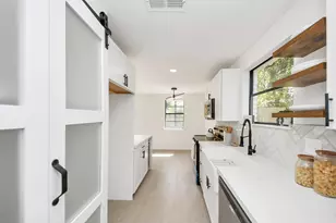 6027 Dellfern Dr, Houston, TX 77035 - Photo 18