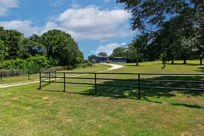118 Yaupon Drive, Caldwell, TX 77836 - Photo 2