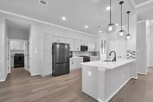 18207 Samie Nell Ct, Willis, TX 77378 - Photo 2