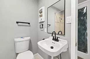 5129 Claremont St, Houston, TX 77023 - Photo 10