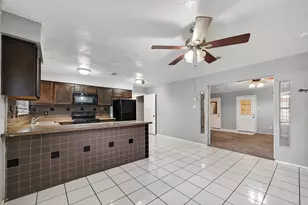 11839 Hallowing Point Rd, Houston, TX 77067 - Photo 8