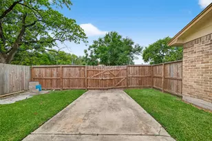 11839 Hallowing Point Rd, Houston, TX 77067 - Photo 24