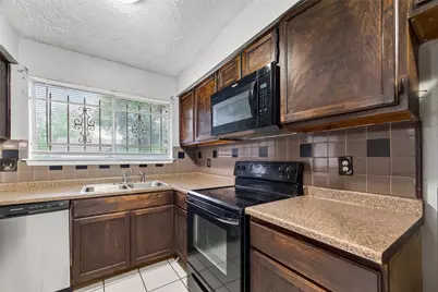 11839 Hallowing Point Road, Houston, TX 77067 - Photo 12