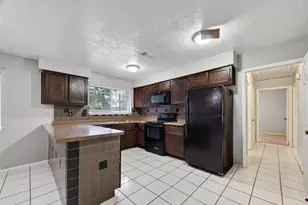 11839 Hallowing Point Rd, Houston, TX 77067 - Photo 10