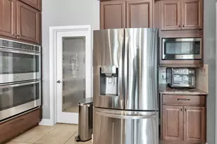 22208 Hass Pl, Huntsville, TX 77320 - Photo 18