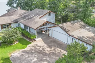 22208 Hass Pl, Huntsville, TX 77320 - Photo 6