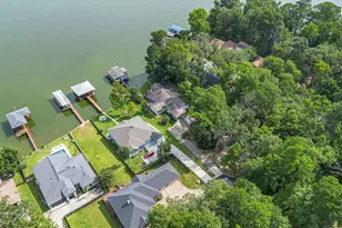 22208 Hass Pl, Huntsville, TX 77320 - Photo 4