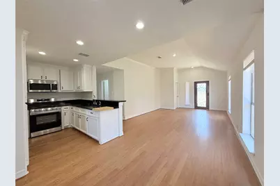 5122 Breckenridge Drive, Houston, TX 77066 - Photo 2