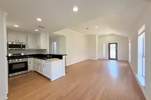 5122 Breckenridge Dr, Houston, TX 77066 - Photo 2