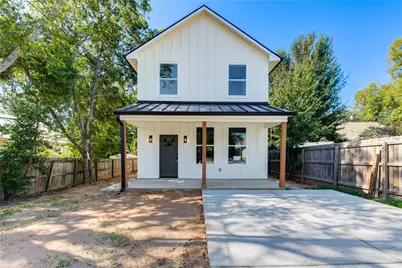 11 E O'Bryant, Bellville, TX 77418 - Photo 2