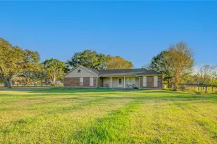 21503 Pecan Bend Rd, Damon, TX 77430 - Photo 4