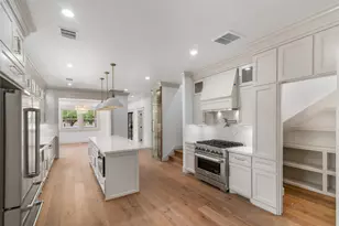 824 Cortlandt St, Houston, TX 77007 - Photo 10