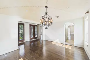 4003 Dumbarton St, Houston, TX 77025 - Photo 10