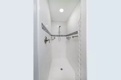 111 Kathleen, La Grange, TX 78945 - Photo 34