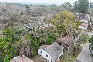 1918 Roosevelt St, Huntsville, TX 77320 - Photo 8