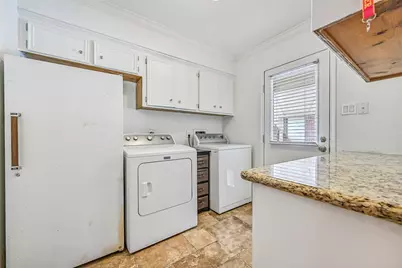 1207 W Edgewood Drive, Friendswood, TX 77546 - Photo 24
