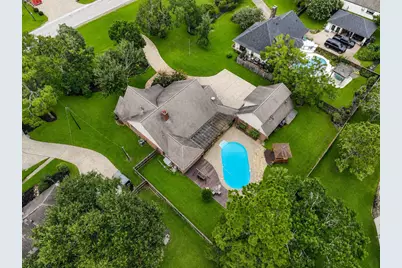 1207 W Edgewood Drive, Friendswood, TX 77546 - Photo 44