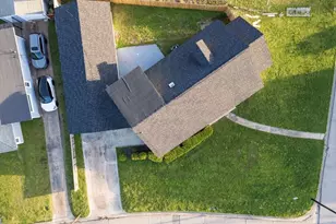 1402 Bayou Shore Dr, Galveston, TX 77551 - Photo 8