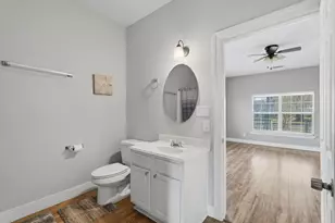 308 E Phillips St, Conroe, TX 77301 - Photo 18