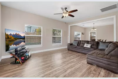 308 E Phillips Street, Conroe, TX 77301 - Photo 6